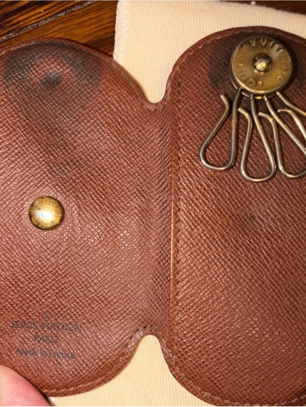 Louis Vuitton Monogram Key Case - Picture 9 of 9